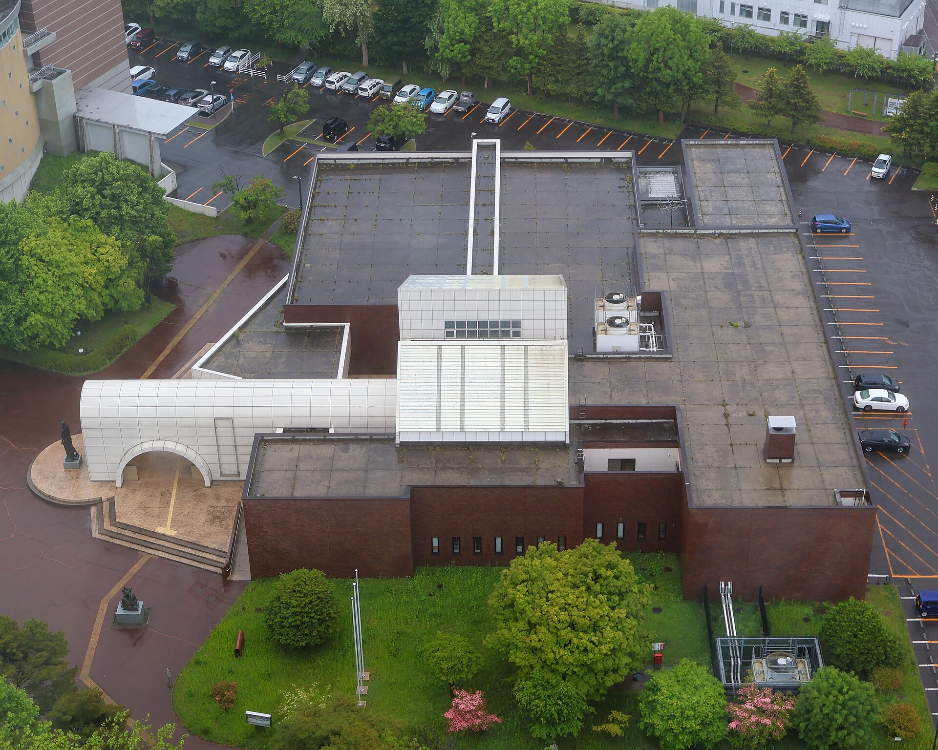 五稜郭タワーから見た北海道立函館美術館